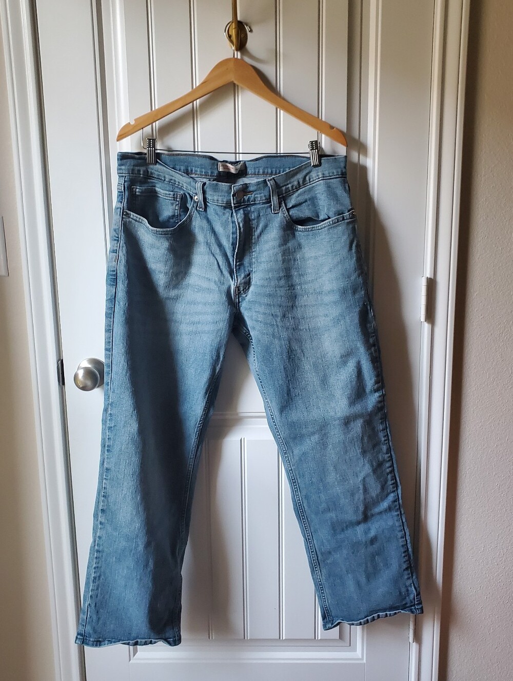 👖 Levi's Men's 36x30 Light Blue Relaxed Straight Jeans 👖